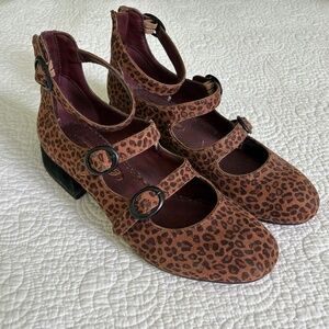 Poetic License Strappy Leopard Flats size 39
